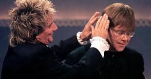 Rod Stewart Fixing Elton John S Hair Vedettes Musica Fotos