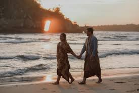 Konsep prewedding islami anda akan terkesan semakin kental dengan mengambil foto di tempat ibadah. Ini Spot Cantik Yang Jadi Lokasi Foto Prewedding Putri Jokowi Travel Dream Co Id