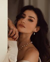 Bursting with excitement that I finally get to announce my single, Tell Me,  will be out next Friday, Nov 10th!! Which also happens to be my birthday  hehe 🥰 I start to