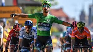 Das nike slowakei 2020 fussballtrikot weist einen sehr einfachen und modernen look auf. Erster Tour Erfolg Fur Superstar Sagan Alaphilippe Verteidigt Gelbes Trikot Sportbuzzer De