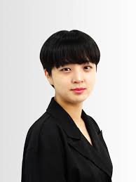 류호정 정의당 의원이 가수 정준영 사건의 피해자가 게시한 청와대 국민청원을 알리며 동참을 촉구했다.류 의원은 12일 오전 서울 여의도 국회. 2pik4zfyyncm M