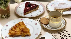 Produit Culte Les Sables Le Cake Au Citron Les Tartes Bien Vu La Petite Cour Interieure Ultra Charmante Pou Brunch A Paris Teacake Patisserie De Paris