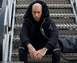 Последние твиты от ashley young (@ashrychan1). Fans Mocked Ashley Young After He Flew Out His Favorite Barber Over 700 Miles Just For A Haircut Small Joys