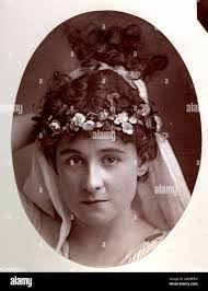 Victorian actress hi-res stock photography and images