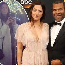 Her character has gotten a bit too over the top. Brooklyn Nine Nine S Chelsea Peretti Channels Beyonce As She Confirms Her Pregnancy Ok Magazine
