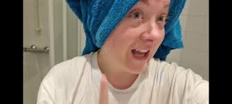 #décoloration #décolorationmaison #blond #goldpink #shorthair