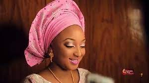 Kalli videon rawar iskancin 'yam matan hausawa suke a gidan party wai rawar cin gindi kalli videon. Mata Masu Kyau Home Facebook