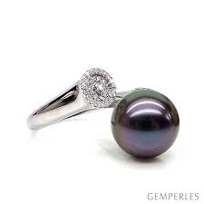 En solo ou en toi et moi, la bague perle de tahiti est un incontournable de l'élégance. Bague Perle De Tahiti Verte Aubergine Or Blanc Diamants Micro Sertis