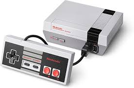 Una versión reducida de la legendaria consola de nintendo de la década de los 80 ha sido rediseñada para revivir nuestros mejores momentos consoleros del pasado en los televisores de alta resolución, evitando así los cartuchos gigantes de antaño en favor. Nintendo Nes Classic Mini Consola Color Gris Classics Edition Amazon Com Mx Videojuegos