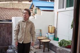 5 perc alatt el lehet jutni az olyan népszerű helyekhez, mint: Youn Yuh Jung Is Proud Of Her Movie Minari Zapzee