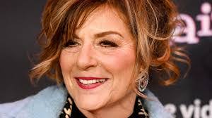 Caroline Aaron's Instagram, Twitter & Facebook