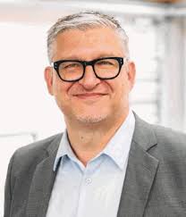 An analysis of blockchain versus relational databases for digitalising  information flows in global supply chains using the analytic network  process: International Journal of Production Research: Vol 62, No 14