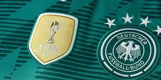Hansa rostock deutsche nationalmannschaft deutsche fussball bund fc bayern münchen bundesliga bilder real madrid fußballverein spieler von real madrid fußball jungen. Das Grune Deutschland Trikot Von 1990 Bis Heute 2018