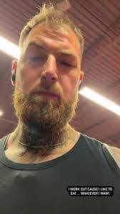 Brandon Watling's Instagram, Twitter & Facebook