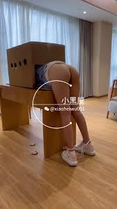 短裤走光