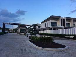 Parking is ample with areas allocated on both side of the road. Onepark Kajang Semenyih Semenyih Selangor 4 Bedrooms 2266 Sqft Terraces Link Houses For Sale By Daren Lee Rm 719 100 29605884