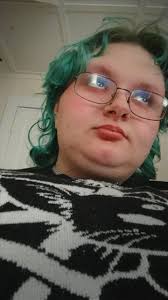 Hi, I'm here to introduce myself, you can call me lino and I'm looking for  new friends :')