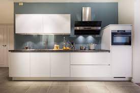 rechte keuken bij nuva keukens modern en greeploze keuken keuken ontwerp keuken keuken ontwerpen