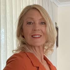 Heather Borg's Instagram, Twitter & Facebook