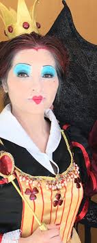 Queen of hearts (2019) a woman jeopardizes both her career and her family when she seduces her teenage stepson and is forced to make an irreversible decision with fatal consequences. Homemade Queen Of Hearts Tim Burton Alice In Wonderland Costume Costume Yeti