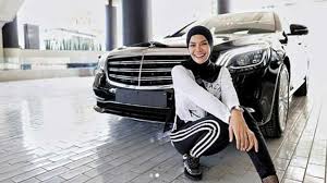 Daftar harga velg knalpot tv mobil brabus 6x6 adalah mercedes benz slr smart fortwo rocket g 65 800 900 9800 ibussines di indonesia murah baru bekas terbaru 2021. Nikita Mirzani Beli Mercedes Benz S 450 L Simak Kemewahannya Otomotif Tempo Co