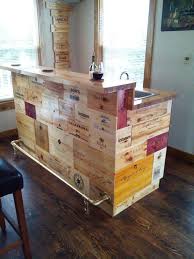 resultat de recherche d images pour comptoir en caisse a vin caisse a vin deco caisse de vin etageres a bouteilles de vin