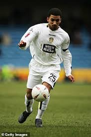 Former England and Tottenham star Aaron Lennon announces his retirement  from professional football