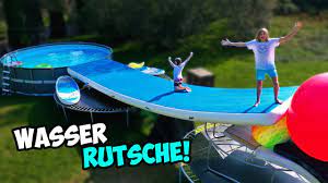 Für die auskleidung wird eine 0 8 mm folie. Wir Bauen Eine Riesen Wasser Rutsche In Den Pool Aus Trampolin Gerust Youtube
