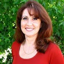 Lisa Pardini's Instagram, Twitter & Facebook