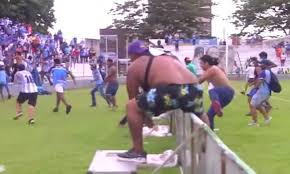 Cele mai bune filme pentru sărbătorile de anul nou și crăciunul. Video BÄtaie Ca N Filme Chiar De Anul Nou Haos Total Transmis In Direct La Tv Ce Barbarie Totul A ScÄpat De Sub Control