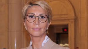 Sonra calin popescu tariceanu pnl başkanı ve oldu romanya başbakanı , 2004. Raluca Turcan Despre MoÈ›iune Nu Sunt Suficiente Voturi In Momentul De FaÈ›Äƒ