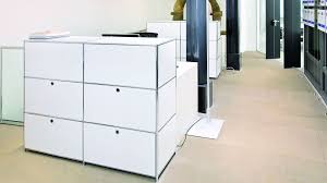 Highboard Bueromoebel Metall Mit Metallklappturen Und Hochglanzchrom Scharnieren Metallfullungen In Weiss In Kombinier Buromobel Schreibtisch Metallstuhle Buero