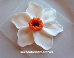 10 Edible Rose Edible Daffodil Edible Topper Edible Etsy In 2020 Edible Roses Edible Toppers Edible