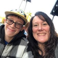 Beth Reich's Instagram, Twitter & Facebook