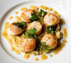 Recettes De Gordon Ramsay Petoncles Poeles Avec Vinaigrette Aux Poireaux Recettes De Gordon Rams Gordon Ramsay Recipe Gordon Ramsey Recipes Scallop Recipes