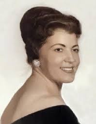 Laura Woolard's Instagram, Twitter & Facebook