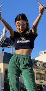 Emma Green Black Emma Chamberlain Split Hair Source By Hayleyscaprisun In 2020 Hair Dyed Underneath Bleached Hair Hair Color Underneath