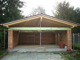 So ist der wagen vor nahezu allen. Garage Holzbau Breckel