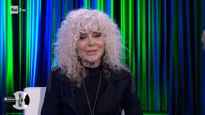E' nata l'8 luglio 1953 a castelfranco veneto e il suo viaggio nella musica inizia giovanissima, a 18 anni: Ti Sento S2021 Donatella Rettore Video Raiplay