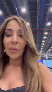 En el media center #premiosjuventud en #panamá #ensayos los detalles en  @elgordoylaflaca look @aphrodite_couture @moisessalce 😘