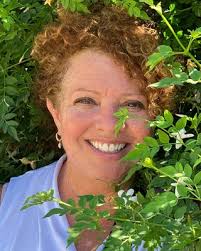 Susan Deluca's Instagram, Twitter & Facebook