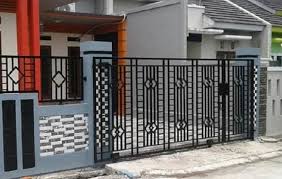 Inspirasi contoh model pagar besi minimalis modern pagar besi minimalis merupakan salah satu jenis pagar yang saat ini banyak dipilih karena dianggap lebih kuat dan tahan lama. 11 Desain Pagar Minimalis Modern Bisa Juga Untuk Rumah Type 36 Dan Type 45 Rumah123 Com