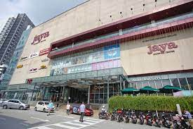 How to sustain in competitive largest cinema located at 1 utama, petaling jaya. Jaya Shopping Centre Visionkl