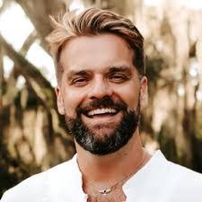 Benjamin Decker's Instagram, Twitter & Facebook