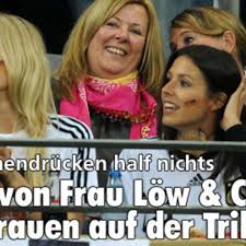 7,621 likes · 3 talking about this. Daniela Low Und Die Spielerfrauen Auf Der Tribune Fussball