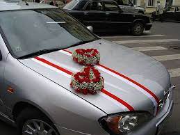 Kinda Like This With Bows Or Something Instead Of The Hearts Wedding Car Decorations Wedding Car Deco Wedding Car