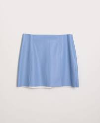 Boutons doublés sur le devant et fermeture éclair invisible sur le côté. Jupe Courte Simili Cuir Bleu Aqua 690718b20a06 Pimkie