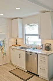 44 Simple Kitchen Renovations On A Budget For Best Kitchen Renovation Ideas Kitchendesign Kitchenr Kitchen Design Small Kitchen Remodel Small Simple Kitchen