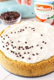 Easy Cannoli Cheesecake Delicious Italian Cheesecake Recipe Recipe Cheesecake Recipes Mascarpone Cheese Cream Cheese Recipes