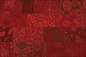 Patchwork teppiche werden aus älteren teppichstücken hergestellt, welche per hand zugeschnitten und vernäht werden und dann mit einer extra rückseite verstärkt werden. Vintage Teppich In Rot Kaufen Floorpassion Floorpassion